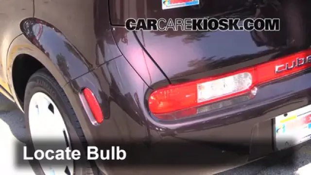 2011 Nissan Cube S 1.8L 4 Cyl. Éclairage Feu clignotant arrière (remplacer l'ampoule)